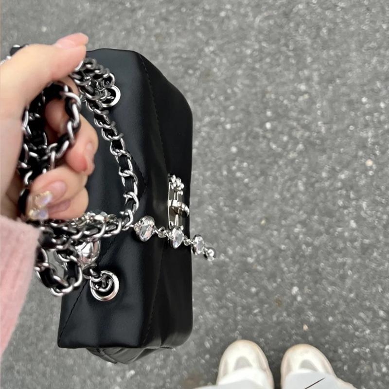 High-end Underarm Bag designed for Women's Latest Look Transport Bead Chain Small Bag Exquisite Black Fashionable One-shoulder Women's Bag