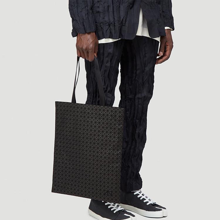 New ISSEY MIYAKE Polyurethane Tote Bag, Shopping Bag, Handbag, Shoulder Bag Regular Women's Black BB04-AG101-16