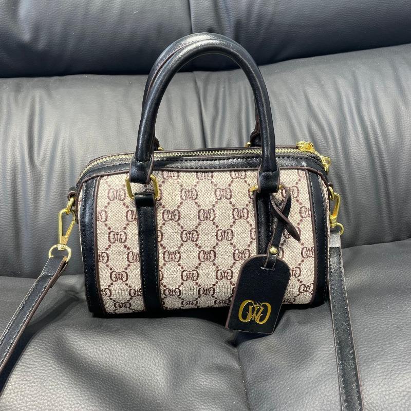 

Женские сумки известных брендов Новые нишевые сумки люкс Легкие сумки-подушки Маленькие сумки-почтальонки на плечо Тренд