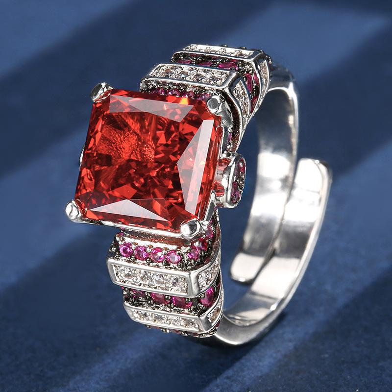 

Jewelry Copper Bottom Gold-Plated Ice Flower Cut High Carbon Diamond Copper Inlaid Personalized Ring Female 10 * 10