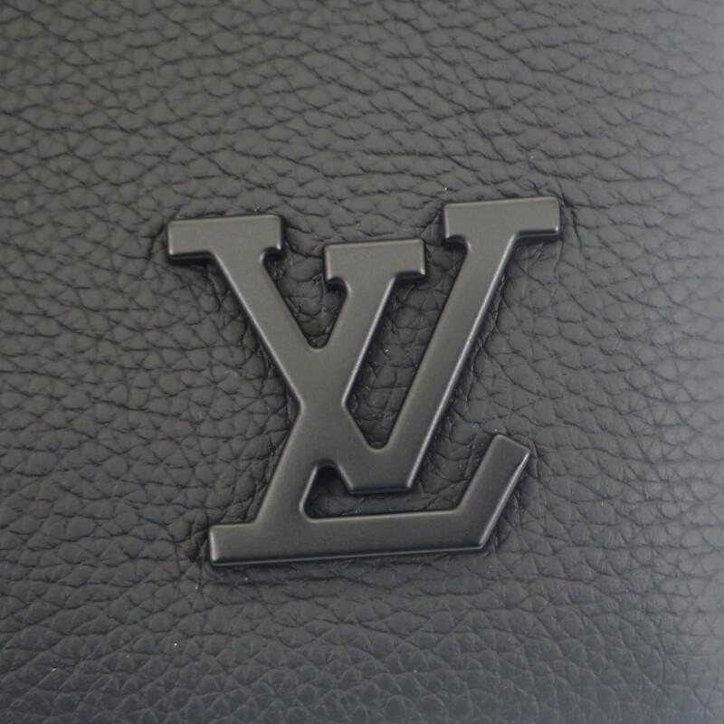 LOUIS VUITTON  M69837 Clutch bag Noir Grain leather mens