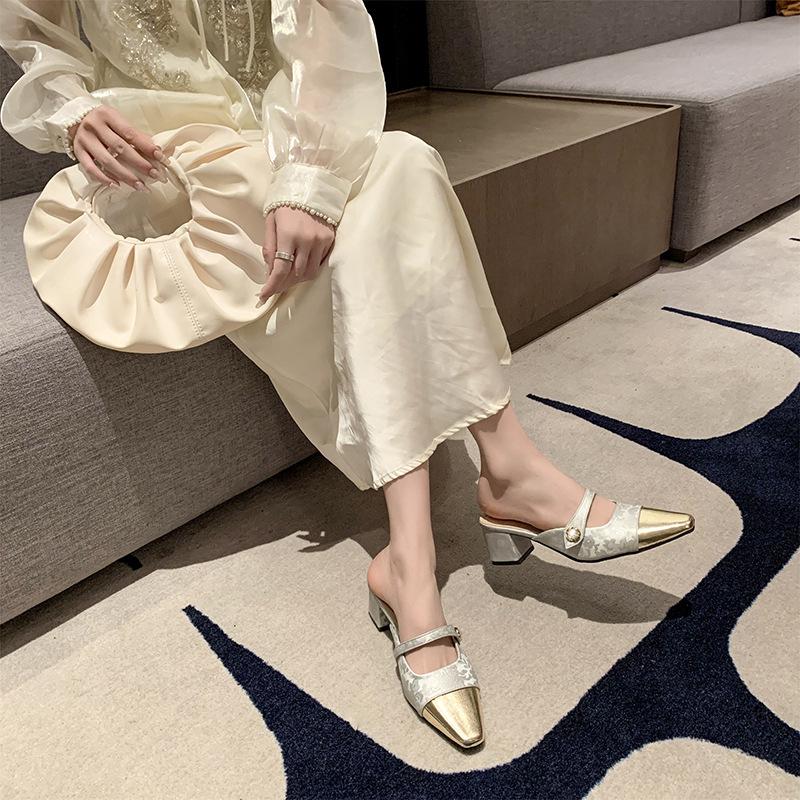 2024 Korean version of spring and summer new new Chinese style splicing bag head half slippers low heel thick heel temperament cool slippers