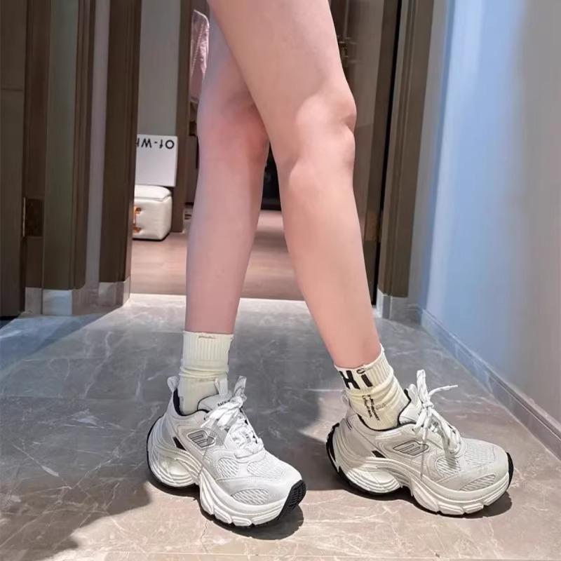 Thick-soled dad shoes for women 2025 autumn new white deer with the same breathable mesh silver heightening casual sports shoes