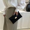 Retro Handheld Chic Clutch Purse Versatile Envelope Bag For Women With Soft Felt Material And Magnetic Closure