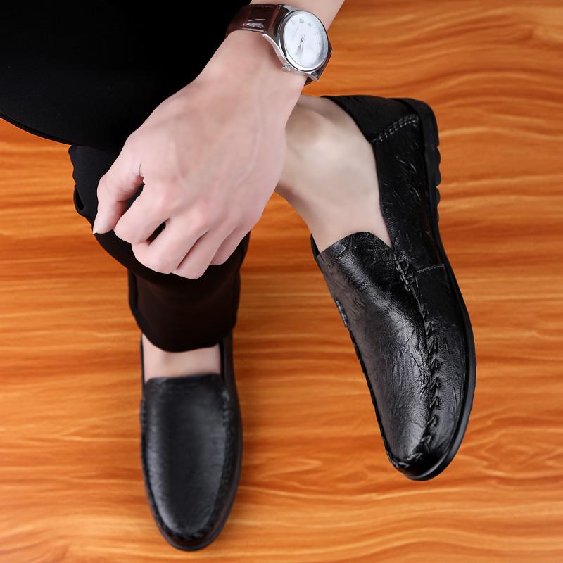Men's Soft Moccasins Driving Shoes Casual Loafers Retro Handmade Slip on Black Wide Shoes for Father Large Size