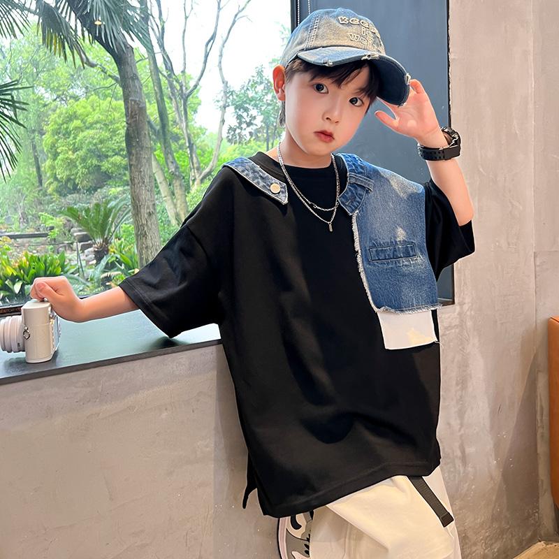 Boys' summer clothes short sleeved T-shirt 2026 new children's summer top, mid size children's summer style, cool and trendy, explosive street trend