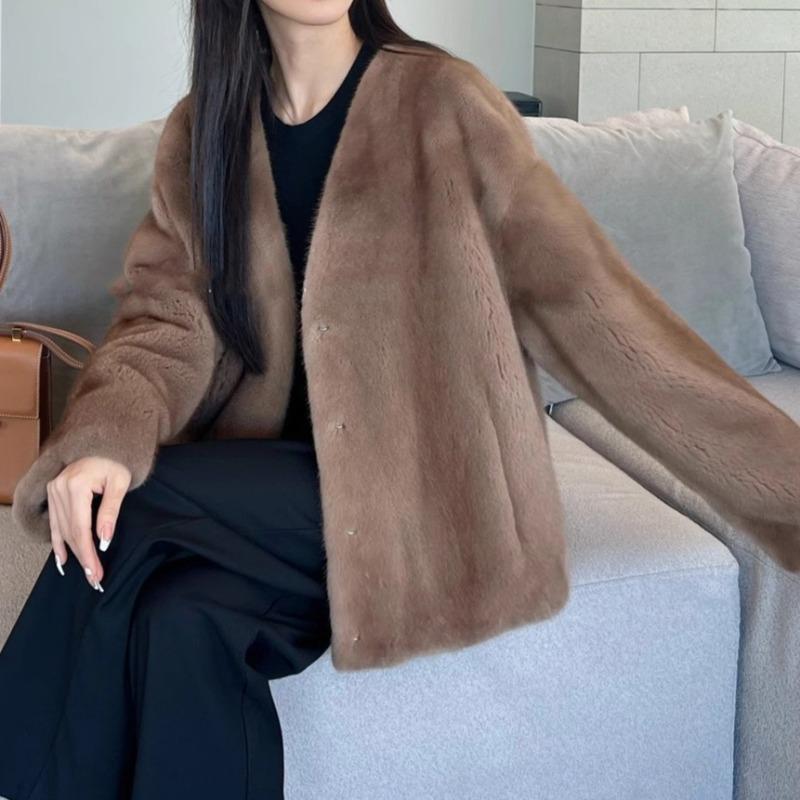 Autumn and Winter New Women Fashion Faux Fur V-neck Coat