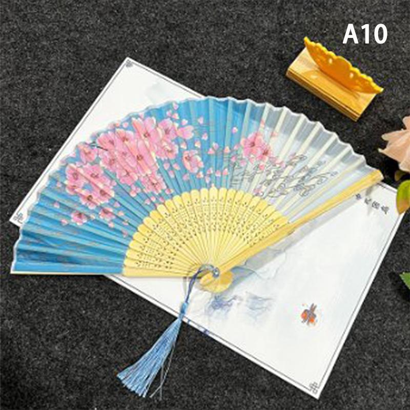 Ventaglio pieghevole in seta stile vintage Modello cinese giapponese Arte Artigianato Regalo Decorazione per la casa Ornamenti Ventaglio a mano da ballo