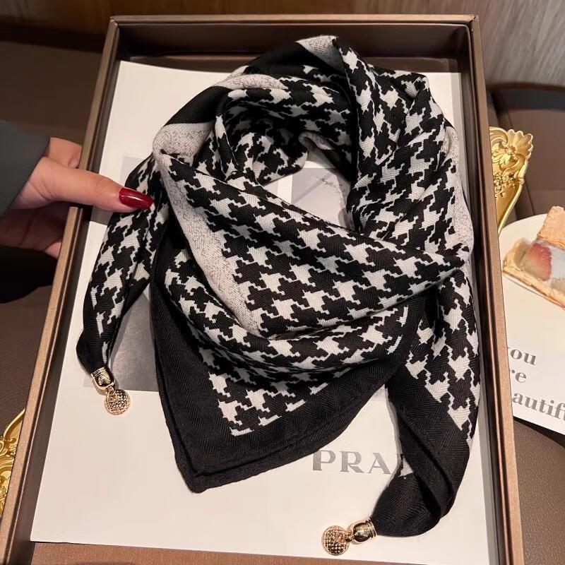 Korean-Style Magnetic Buckle Square Scarf: Women's Winter Neck Warmer & Fashionable Pendant Accessory