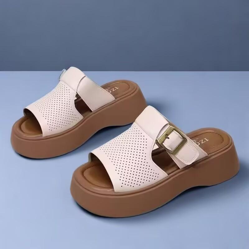 Retro Belt Buckle Soft Bottom Fashionable Outer Wear Cool Slippers Women's 2025 Summer New Thick Bottom Heightening Non-slip One-word Drag