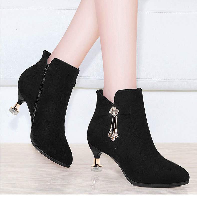 Short Boots Women's New Velvet Pointed Women's Shoes Autumn and Winter Medium Heel Short Tube Stiletto High Heels Martin Boots