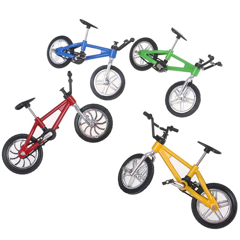 1Pc 1:12 Dolls House Miniature Bikes Plastic Mini Bicycle Dolls House accdnd