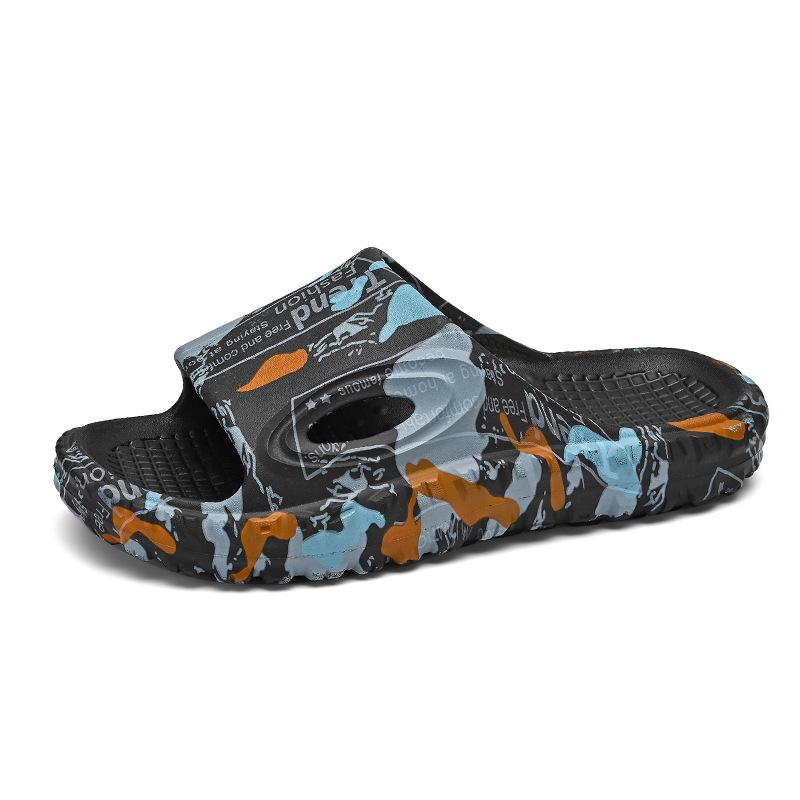 

Новые мужские шлепанцы с мягкой нескользящей подошвой: летние домашние и уличные тапочки с модным камуфляжным дизайном и максимальным комфортом. 44-45 чёрный