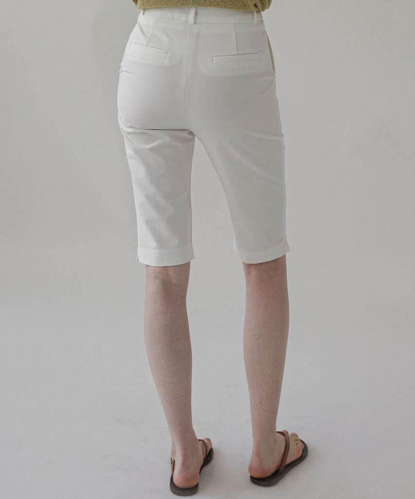 Keullaepeu Summer Knee-Length Capri Pants_Ivory