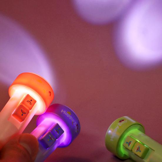 Mini Flashlight Keychain Cute Toy Flashlight Small Portable Flashlights for Kids Candy Colors Cat Toy Portable Keychain Gift