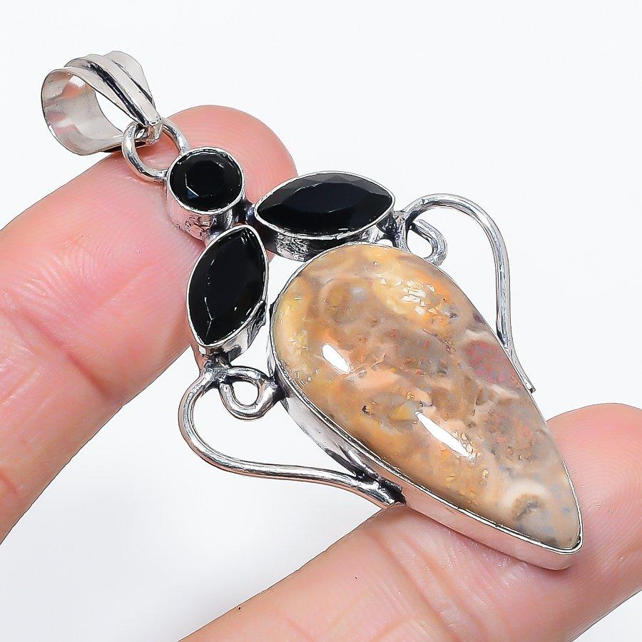 

Natural Fossil Coral, Spinel 925 Sterling Silver Jewelry Pendant 2.56 V6f50