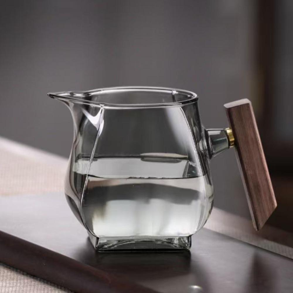Wooden Handle Four-sided Fair Cup Heat-Resistant Coffee Milk Pot Glass Tea Dispenser Office серый