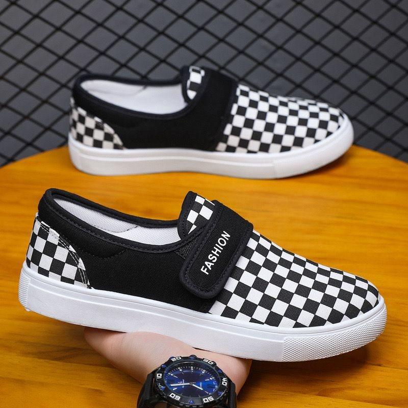 New Spring and Shoes Men's Canvas Student Pedal Sports and Leisure Large Size Magic Breathable Board Shoes Cloth Shoes