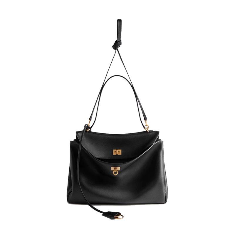 Leather Handbags Are Fashionable and Versatile. Large and Small Tote Bags, Commuter Single-shoulder Crossbody Bags