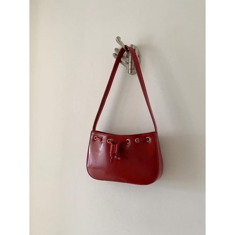 

Small square bag women s leather personalized drawstring decorative handbag niche design versatile underarm bag women красный