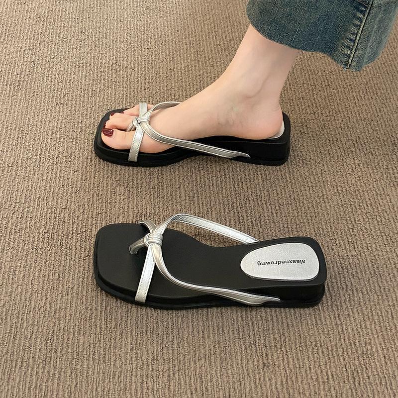 2025 summer new slope heel toe slippers women's holiday style red leisure lazy people wear one word beach sandals