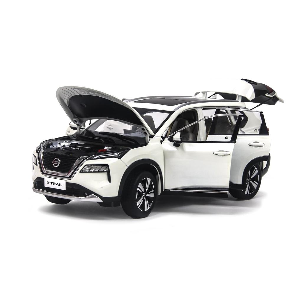 PAUDI MODEL 1/18 Scale Diecast Model of the Nissan X-Trail 2021.