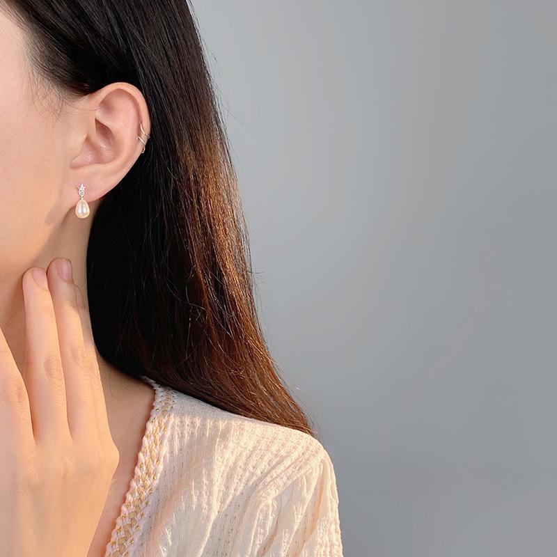 Light Luxury Star Pearl Earrings for Women High-end Exquisite Mini Star Earrings