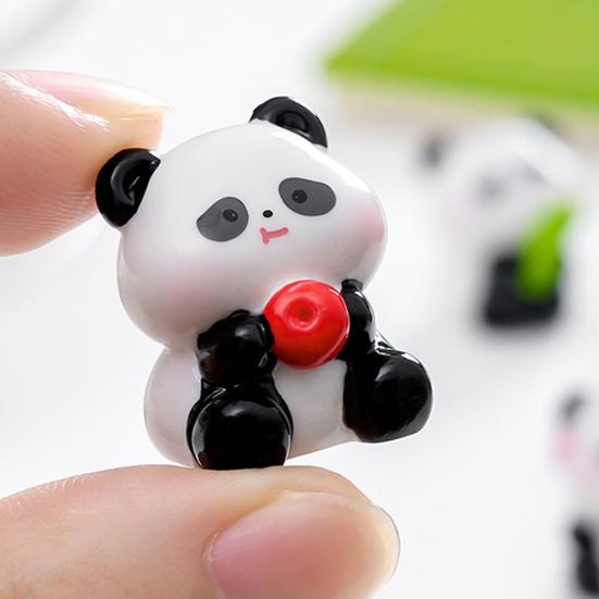 2 Stück Mini-Panda-Figuren Niedliche Harz-Panda-Statuen DIY Miniatur-Panda-Kuchenaufsätze für Feengarten Mikro-Moos-Landschaft Büro Heim Schreibtisch Dekoration
