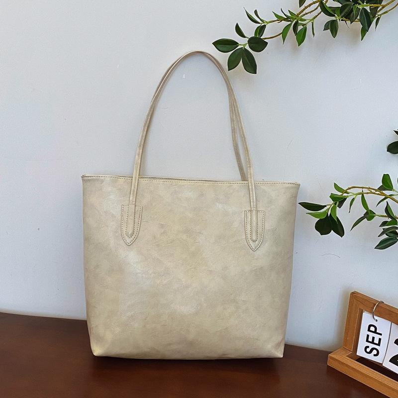 High end Large Capacity Bag for Women In Autumn and Winter New Fashion Commuting Tote Bag for Women Retro Versatile Shoulder Bag