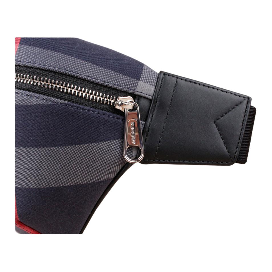 Burberry Sony Karomuster Reißverschluss Canvas Hüfttasche Medium Herren Hüfttasche Marineblau 80840611