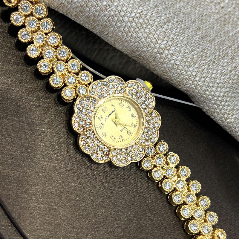 Montre Fleurs Vintage pour Femmes Luxe Or Strass Bracelet en Acier Montres Design de Marque Dames Montre-Bracelet à Quartz Reloj