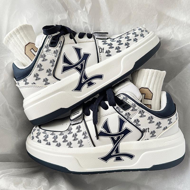 2025 Men's White Lightweight Versatile Thick-Soled Casual Sports Shoes