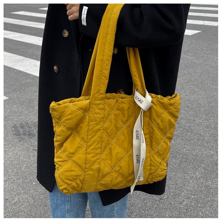 Women's Quilted Tote: Casual Down Single Shoulder Bag, Large Capacity for Autumn/Winter