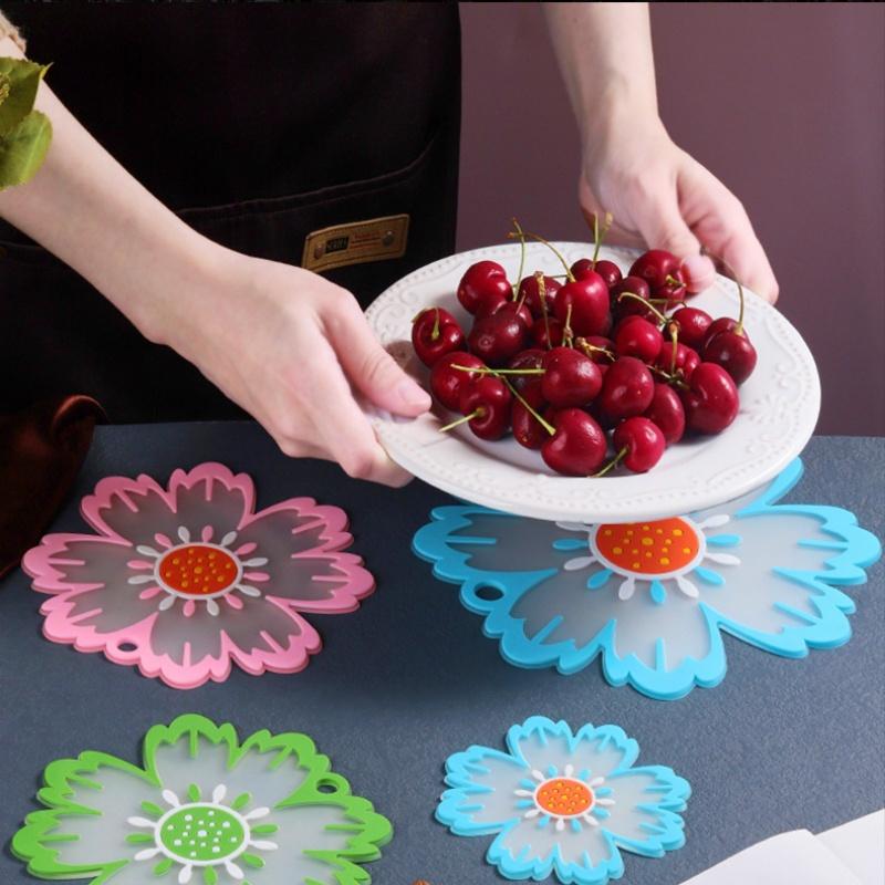 Soft Rubber Coasters Creative Pvc Flower Table Cups Heat Insulation High Temperature Anti-slip Pot Mats  Jewelry Photography