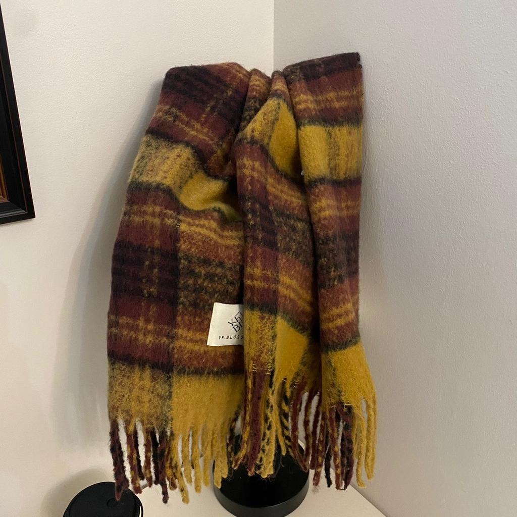 Autumn and Winter New Products Retro Atmosphere Brown Plaid Scarf Men and Women Ramen Mohair Enlarged Thickened Shawl Scarf