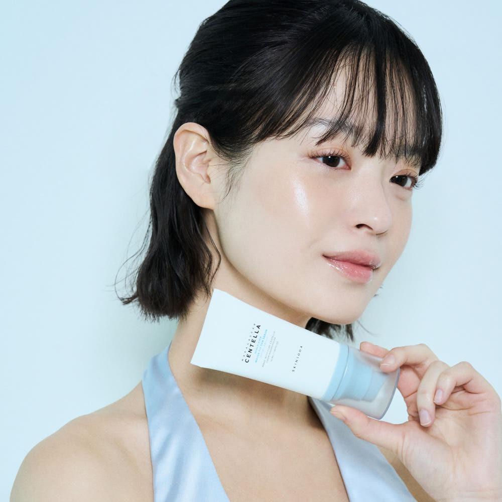 Skin1004 Madagascar Centella Hyalu-Cica Water-Fit Sun Serum SPF50+ PA++++ Crema Solare Idratante 50ml