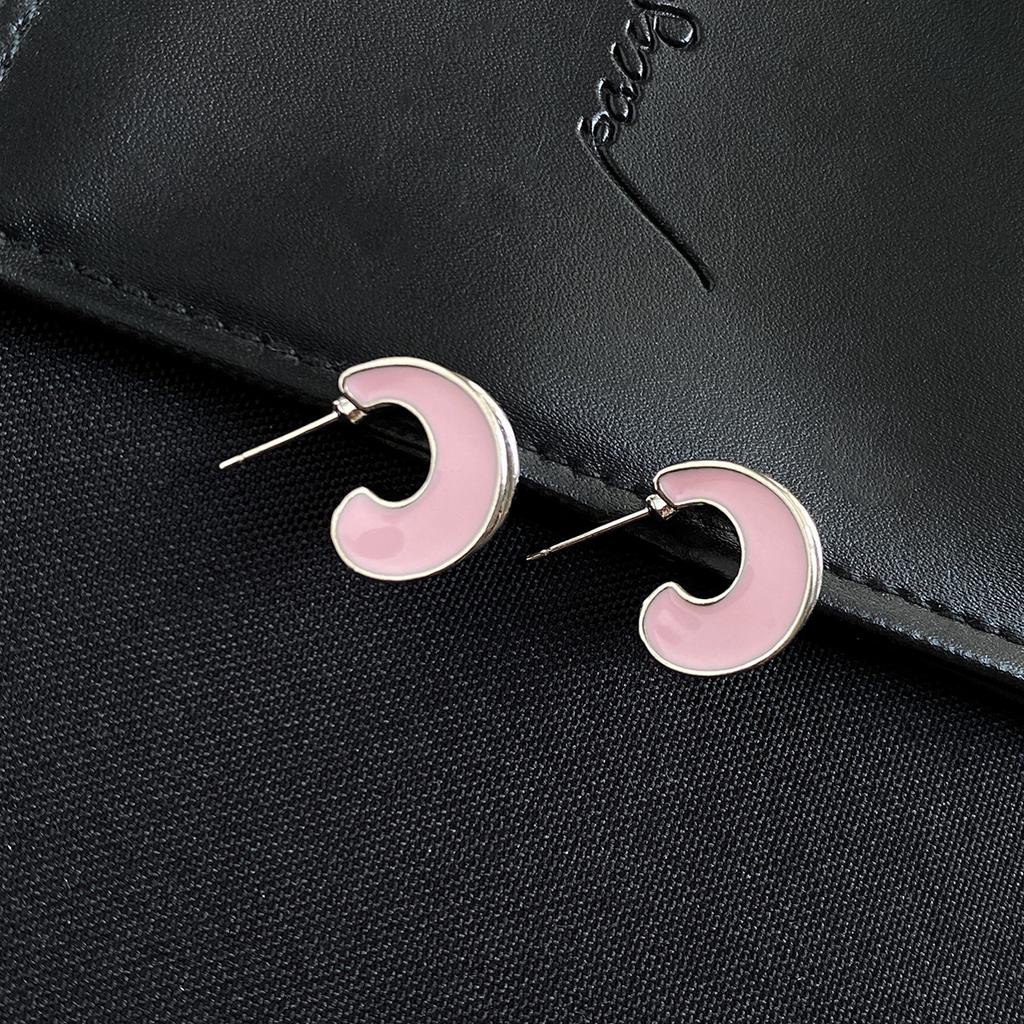 Pink Girl Simple And Sweet Wind Dripping Oil C-Shaped Stud Earrings Fashionable Niche High-End Earrings