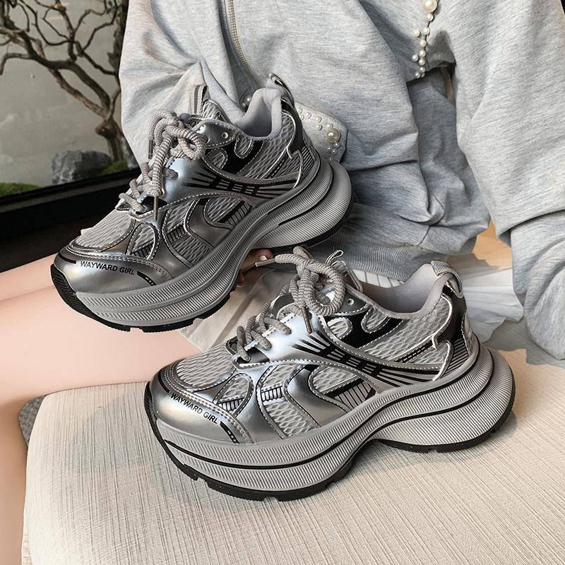 Thick-soled dad shoes women's 2025 spring and autumn super fire new models heightened and comfortable mesh four seasons casual silver sneakers