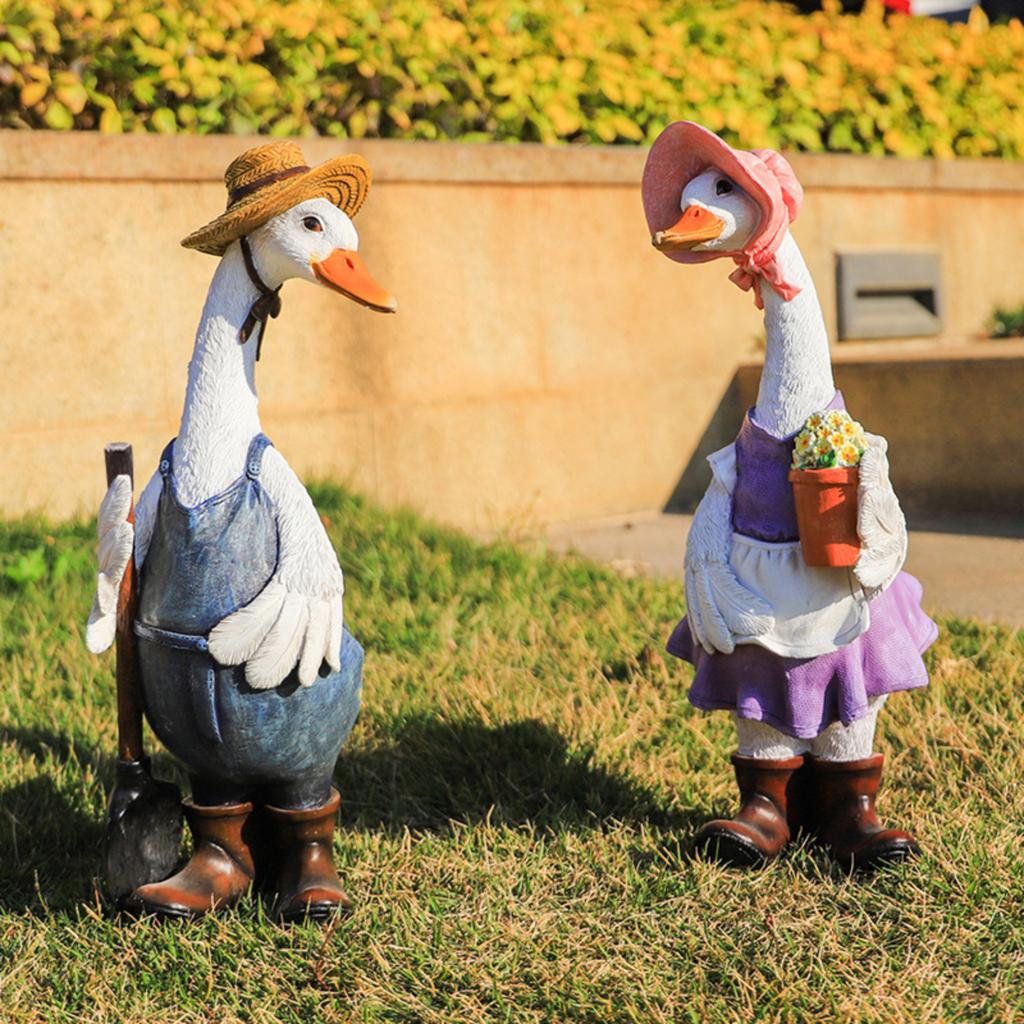 Outdoor Garden Decor Duck Statue Wearing Overalls and Straw Hat Standing with Shovel Lawn Ornament for Patio Yard Decoration