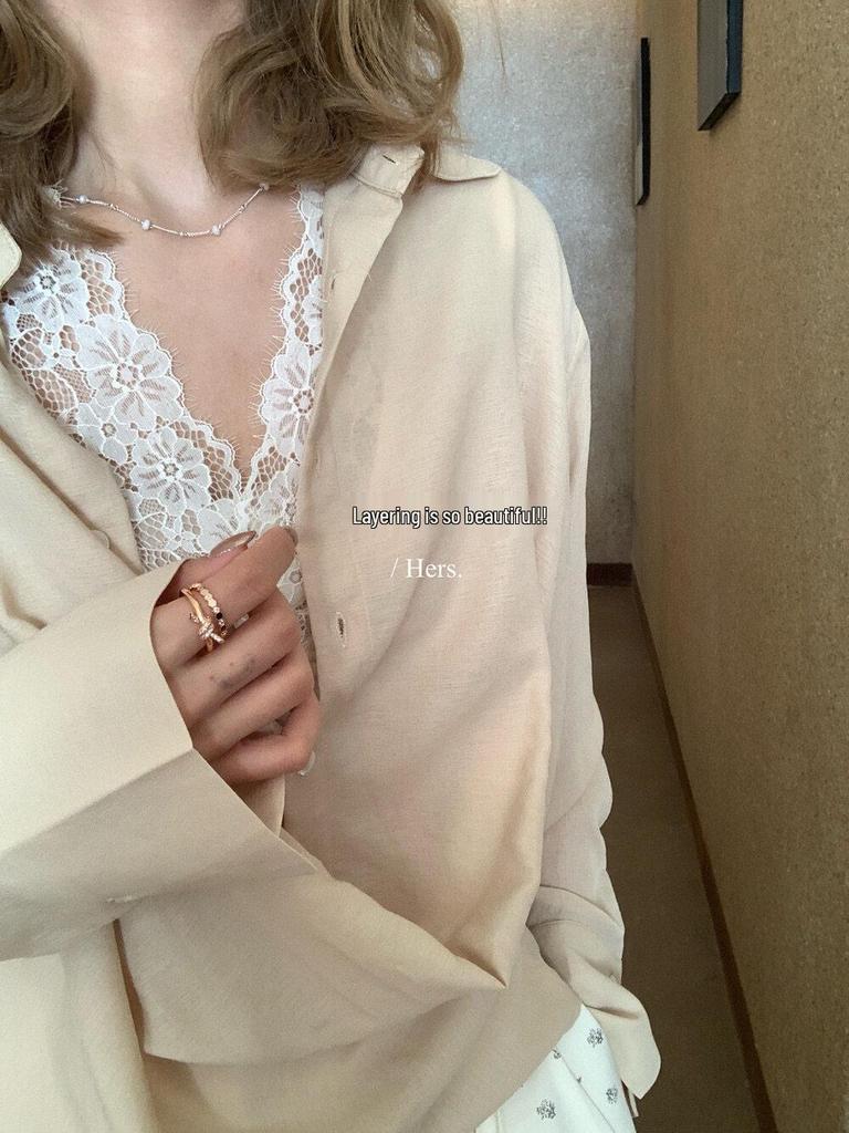 French V-neck Lace Camisole for Women - 2026 Spring Slim Fit Spaghetti Strap Layering Top