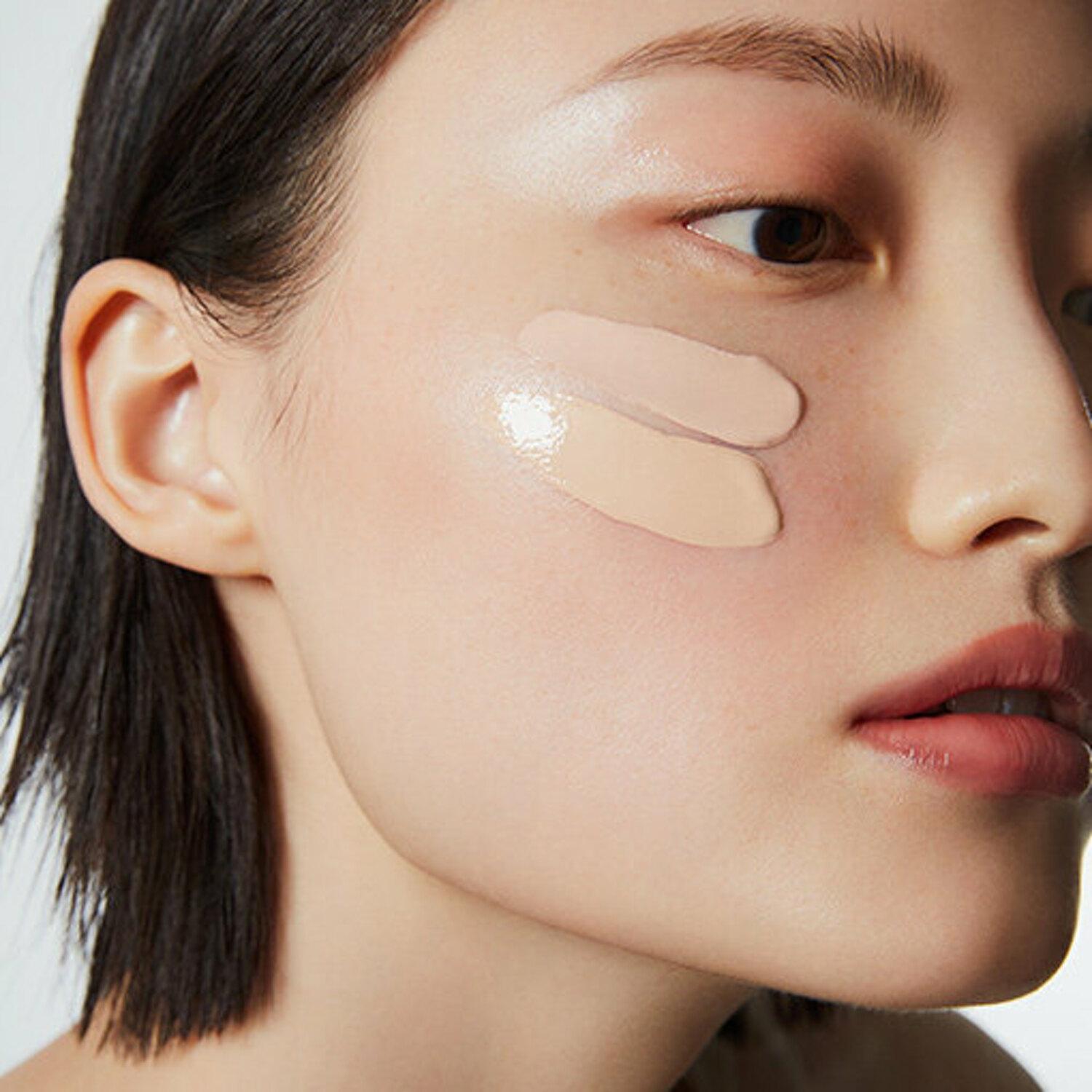 

athe Glazm Watering Cushion SPF50+, PA+++ Специальный набор (Специальный набор: Мини Подушка) 01 NU PEACH