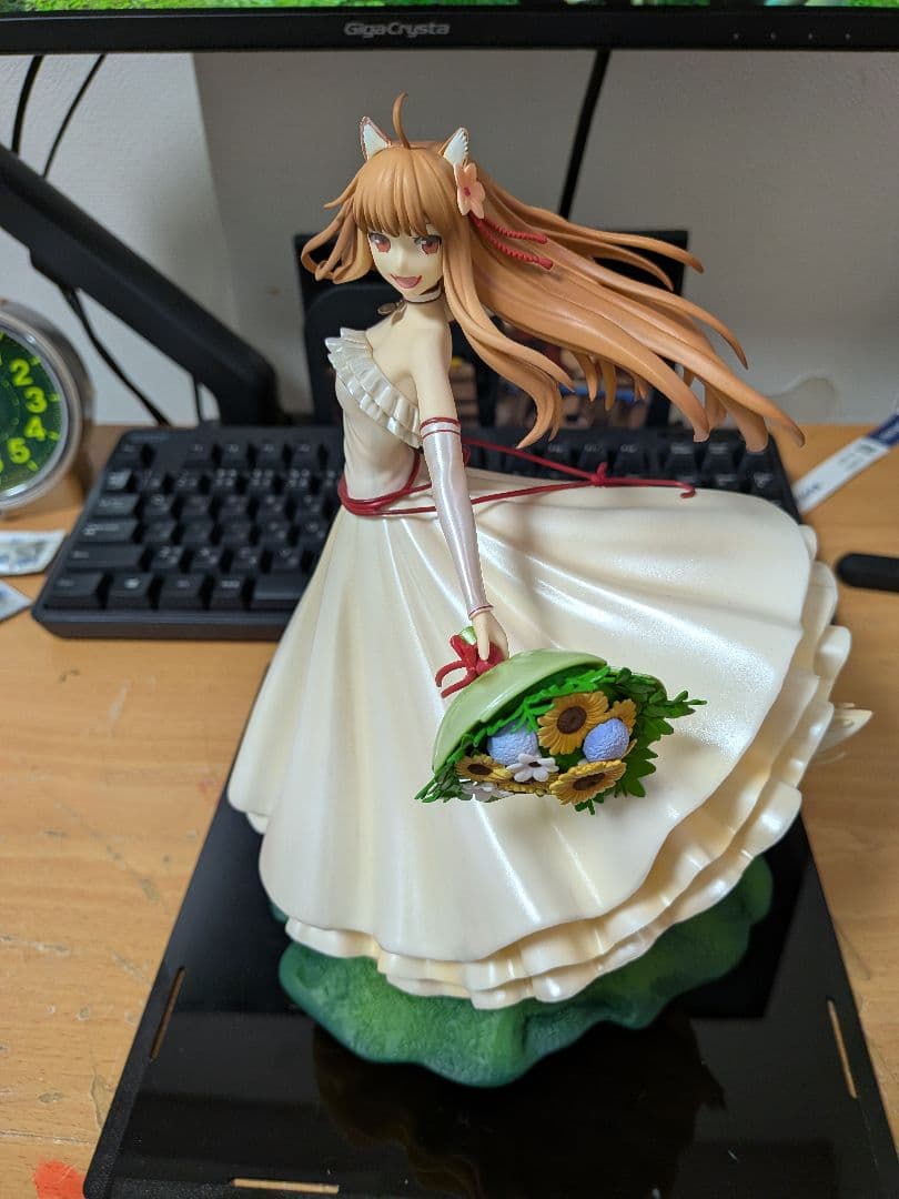 

[USED] Spice and Wolf Holo Wedding Dress Version No Box
