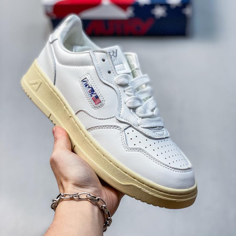 High quality Putian shoes Aocui cream board shoes men's height increase leisure sports white shoes women's leather platform bread shoes