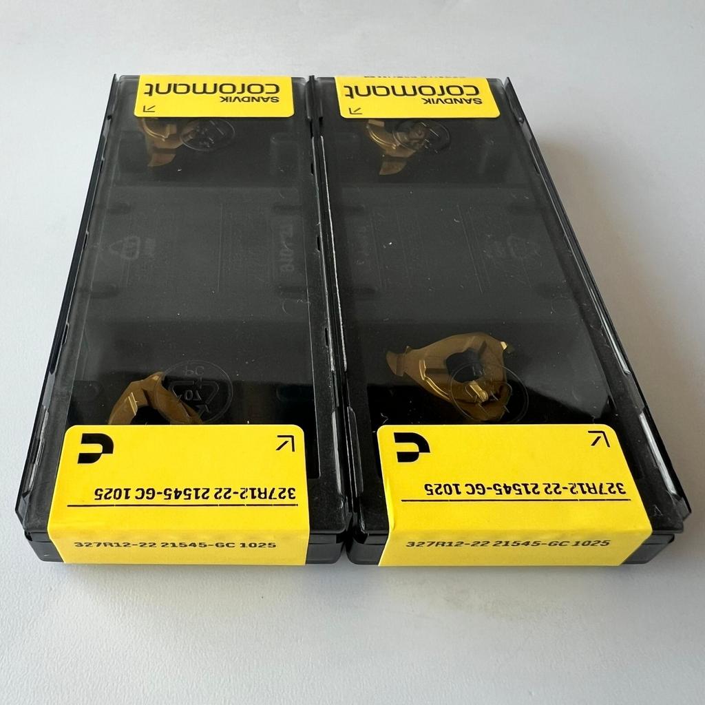 SANDVIK / 327R12-2221545-GC 1025 / Original Swedish hard alloy blade 2 Pcs