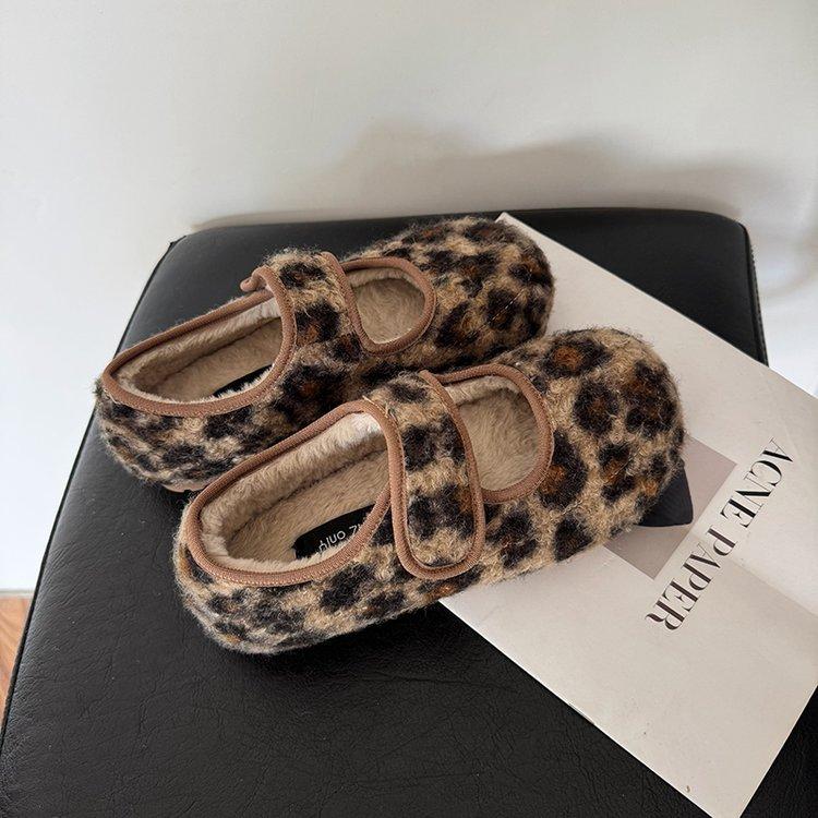 2025 winter Velcro French velvet warm bread shoes women's one-pedal fluffy single shoes women's Boken cotton shoes