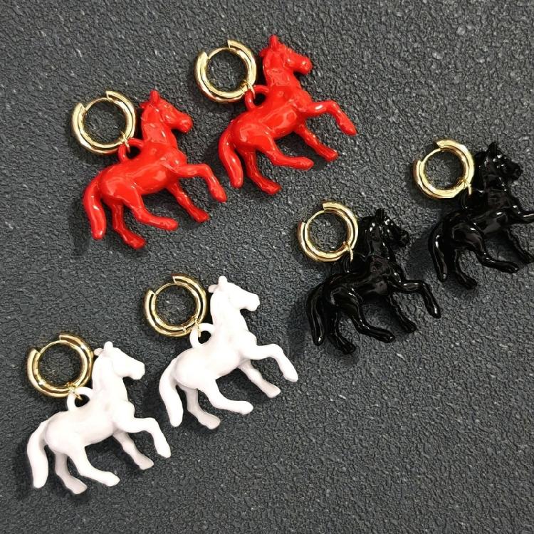 Artistic Exaggerated Horse Pendant Earrings Versatile Occasion Accessory Ear Drop Fashion Gift For Modern Styling
