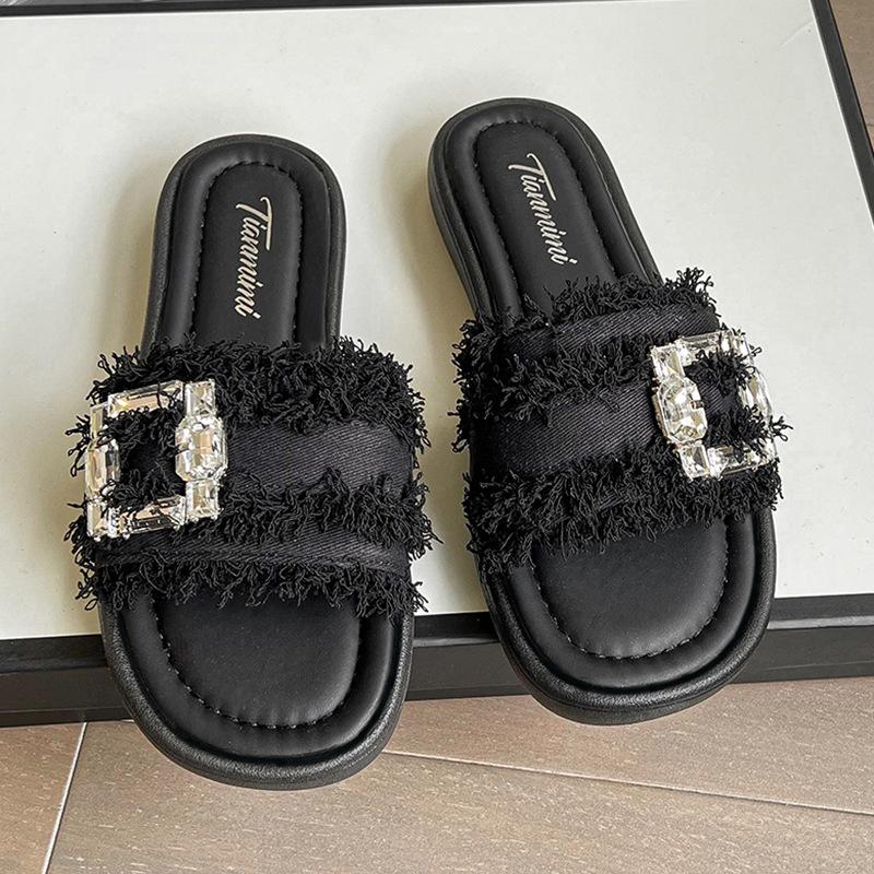 Xiaoxiangfeng Rhinestone Slippers Women's Summer Wear New Internet Celebrity Explosion Flat Bottom One-word Drag Non-slip Beach Sandals