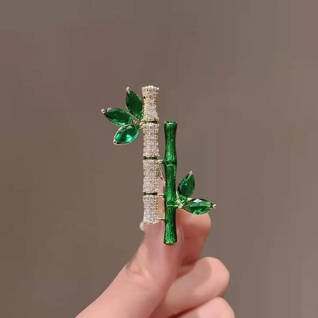 Elegant Bamboo Knot Brooch Craft from Sturdy Zinc Alloy for Unique Styles and Sophisticated Charm Stylish Outfits