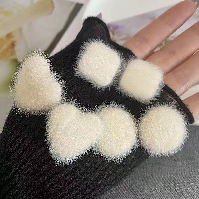 Geometrische Liebe Plüsch Steckerohrringe Damen Trend Niedliches Mädchen Temperament Elegante Ohrringe