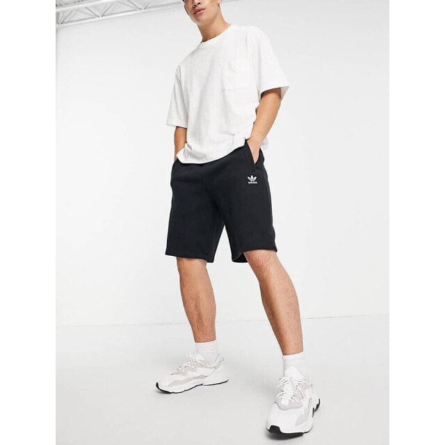 

Черные шорты с небольшим логотипом adidas Originals Essentials